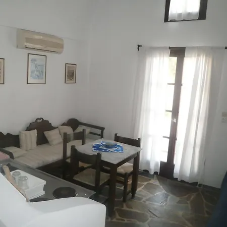 Ostria Ξενοδοχείο με διαμερίσματα 3*