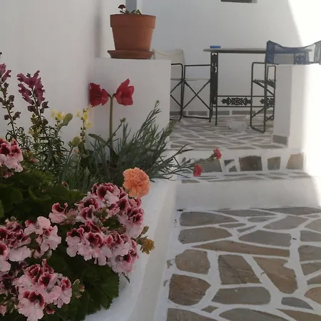 Ξενοδοχείο με διαμερίσματα Ostria Καμάρι